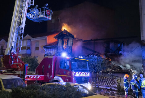 Fallecen tres personas en la explosión de un edificio en La Albericia (Santander)