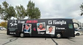 Hazte Oír presenta un bus para enseñar los casos de corrupción que rodean a Sánchez