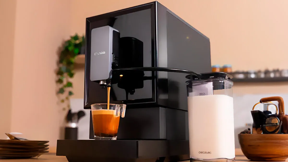 La cafetera superautomática de Cecotec que arrasa en España está de ofertón: ¡llévatela por menos de 300€!