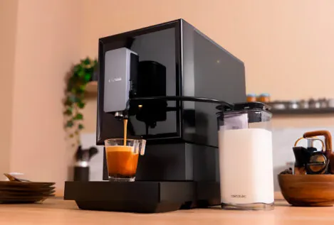 La cafetera superautomática de Cecotec que arrasa en España está de ofertón: ¡llévatela por menos de 300€!