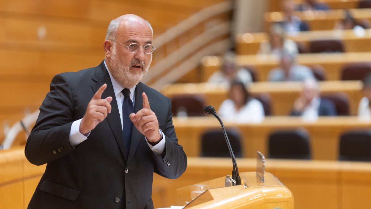 Junts y los partidos de izquierdas piden cancelar una cumbre antiabortista en el Senado