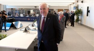 El Constitucional vaticina una batalla por la cesión de inmigración a Cataluña: «Es ilegal»