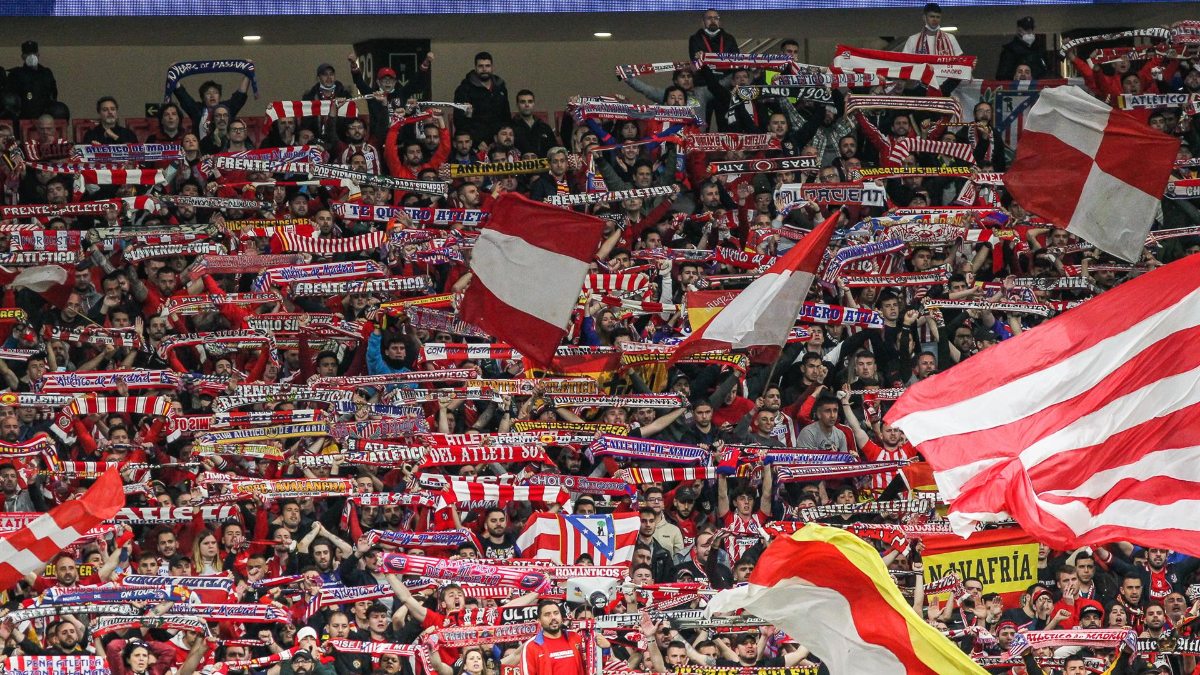 La UEFA sanciona con 30.000 euros al Atlético por el comportamiento «racista» de su afición