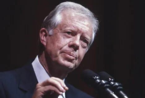 El expresidente de EEUU Jimmy Carter vota por correo a favor de Kamala Harris