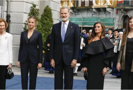 Del saludo 'furtivo' de Letizia al abrazo de Felipe: las anécdotas de los Princesa de Asturias