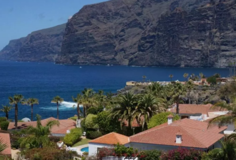 Rescatan a un bañista ahogado en la costa de Los Gigantes de Santiago del Teide (Tenerife)