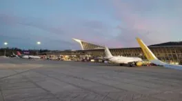 La intensa niebla obliga a desviar varios vuelos que iban a aterrizar en el aeropuerto de Bilbao