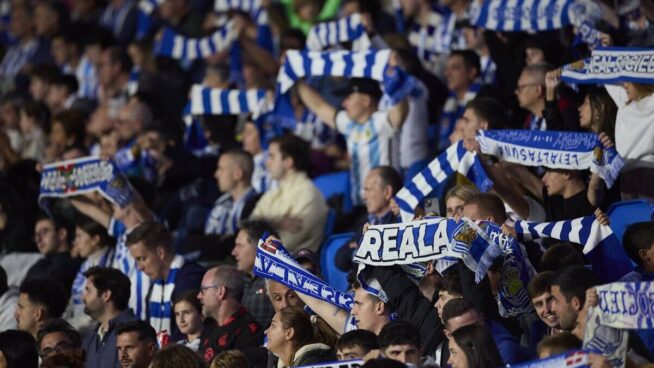 En libertad uno de los aficionados detenidos del Anderlecht por destrozos en la grada de Anoeta