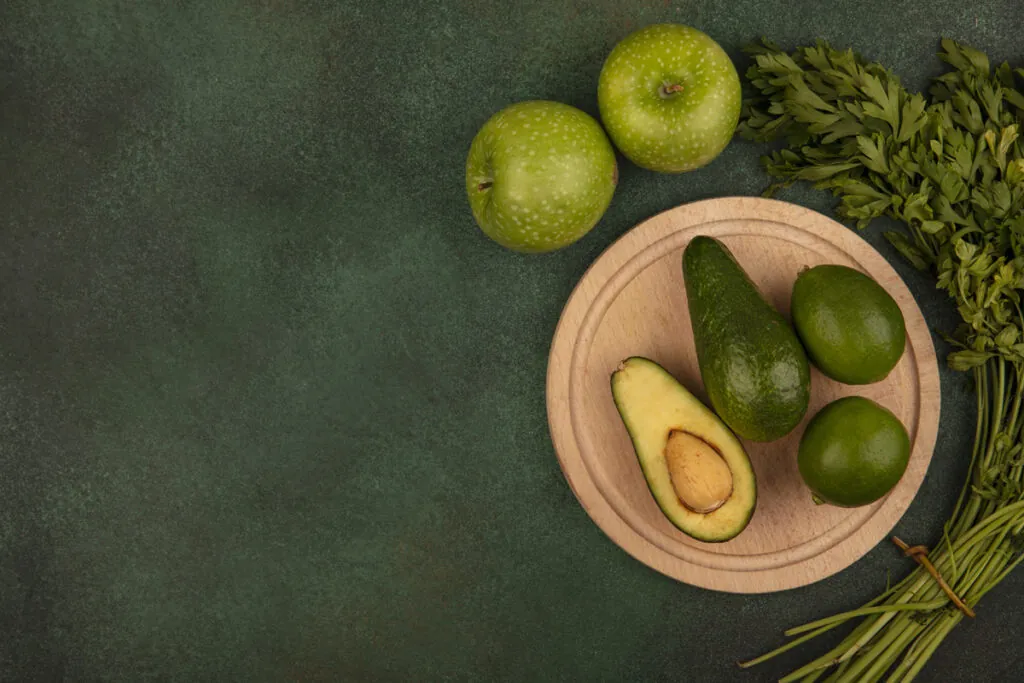 El aguacate es un alimento recomendado para una alimentación saludable. (Fuente: Freepik/Stockking)