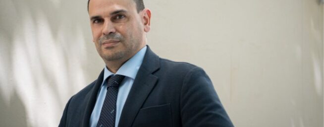 La Guardia Civil busca al intermediario que vendió el ordenador del 'caso Ayuso'