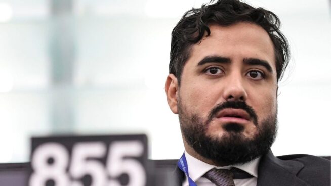 El Supremo cita a declarar a Alvise el 6 de junio por el caso de la PCR falsa de Salvador Illa