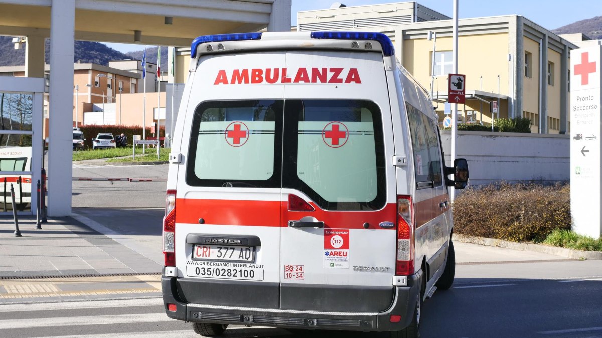 Un policía grave al ser linchado después de matar a un hombre en Italia tras una discusión