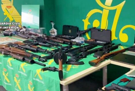 Desmantelada en Cáceres una secta cuyo líder se gastaba en armas el dinero de los seguidores