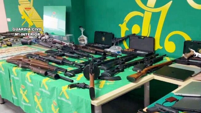 Desmantelada en Cáceres una secta cuyo líder se gastaba en armas el dinero de los seguidores