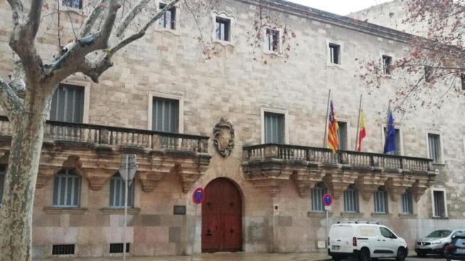 A juicio una familia por explotar a trabajadores y vender carne caducada en su local en Mallorca