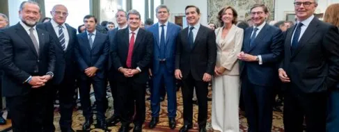 La banca afronta pagar 500 millones más por el 'impuestazo' mientras se debaten sus cambios