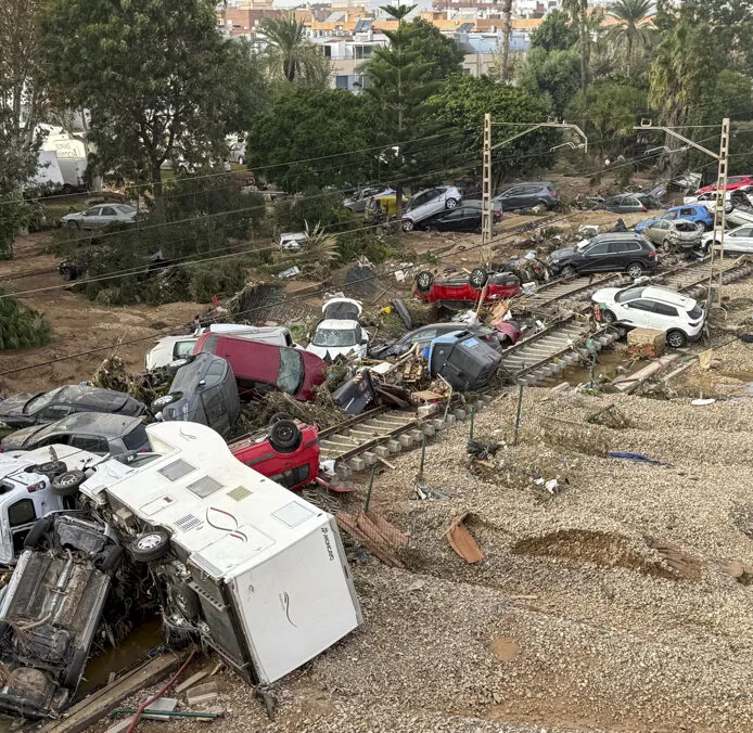 El alcalde de Alfafar asegura que hay gente «conviviendo» con fallecidos en sus viviendas