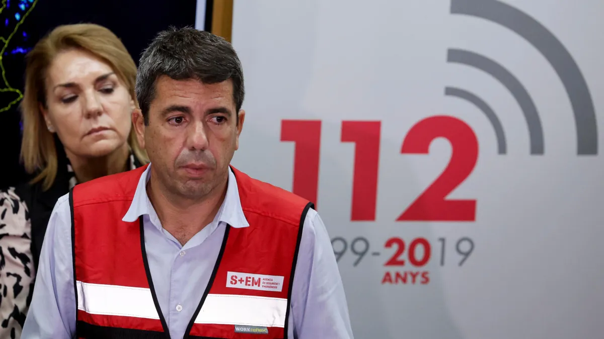 Mazón se enfrenta a críticas por el retraso de la alerta y el cierre de la unidad de emergencias