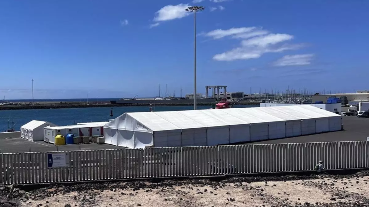 Canarias instalará una carpa de primera atención a menores inmigrantes en Lanzarote