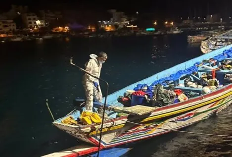 Crisis migratoria en Canarias: llegan dos nuevos cayucos con 164 inmigrantes a bordo a El Hierro