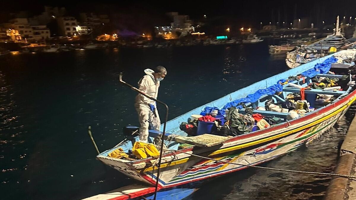 Crisis migratoria en Canarias: llegan dos nuevos cayucos con 164 inmigrantes a bordo a El Hierro