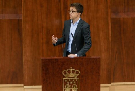 Silencio entre los diputados autonómicos de Más Madrid tras la dimisión de Errejón