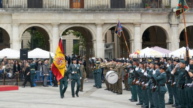 La Guardia Civil celebra por primera vez el 12 de octubre en el centro de Vitoria