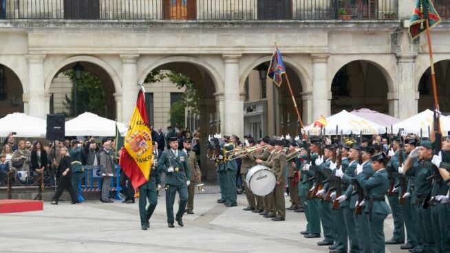 La Guardia Civil celebra por primera vez el 12 de octubre en el centro de Vitoria