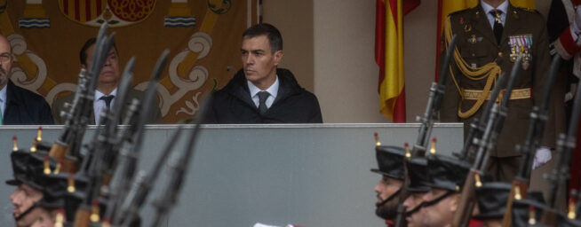 La presidenta de la AVT increpa a Sánchez en el Palacio Real: «Tiene un día para rectificar»