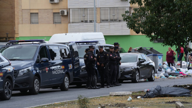 Las Tres Mil Viviendas, el barrio donde los servicios de limpieza necesitan escolta policial