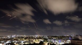 Irán lanza más de 200 misiles balísticos contra Tel Aviv, Jerusalén y otras ciudades de Israel