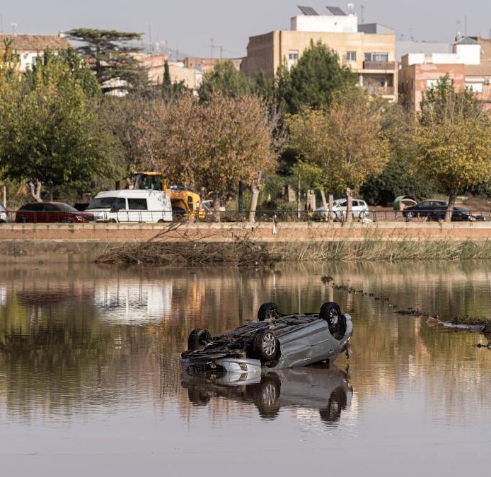 El temporal dejará fuertes tormentas en Andalucía, bajo Ebro y Baleares este viernes