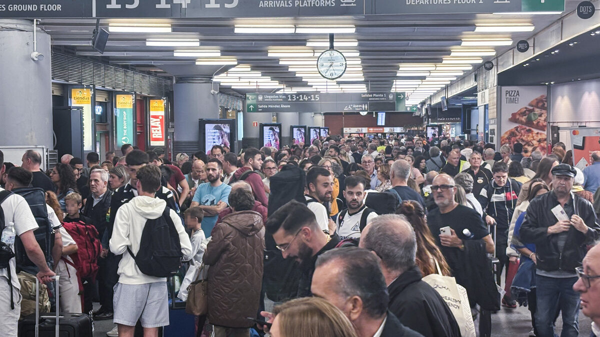 Renfe cifra en 15.000 viajeros los afectados por el descarrilamiento de un tren cerca de Atocha