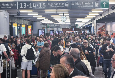 Renfe cifra en 15.000 viajeros los afectados por el descarrilamiento de un tren cerca de Atocha