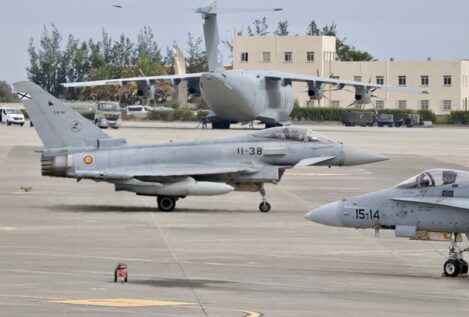 Felipe VI asiste al Ejercicio Sirio del Ejército del Aire, un combate aéreo ficticio en Gran Canaria