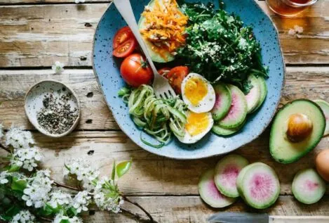 ¿Qué engorda más una hamburguesa o una ensalada? No es la respuesta que esperas