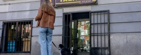 España y Reino Unido llevan cuatro años sin resolver el limbo legal del tabaco de Gibraltar