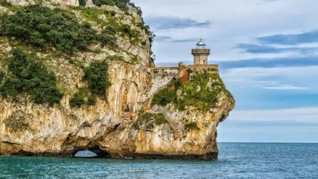 Faro del Caballo: la mejor ruta de toda Cantabria para este otoño