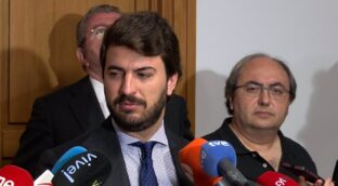 Los dos diputados expulsados por Vox en Castilla y León mantendrán su escaño