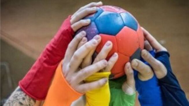 Denuncian una agresión homófoba a un equipo LGTBI de voleibol durante un partido en Madrid