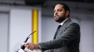 Vox, dispuesto a votar con Junts en una moción contra Sánchez sin «concesión al separatismo»