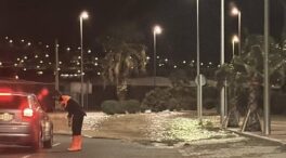 Una fuerte granizada anega carreteras y daña cientos de vehículos en El Ejido (Almería)