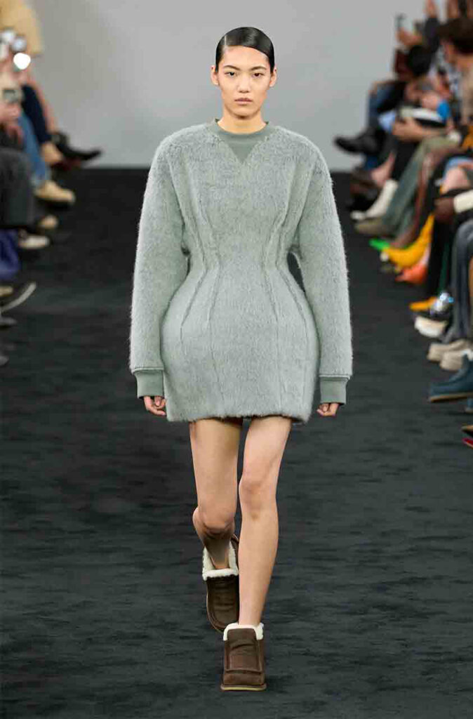 Vestido de punto gris de JW Anderson