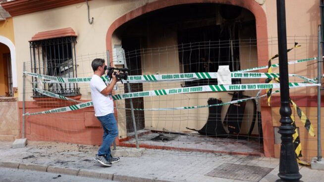 Un móvil en carga en un sofá, causa del incendio de Guillena (Sevilla) que dejó cuatro muertos