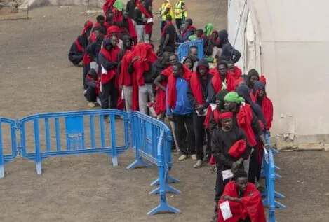 Canarias critica que el Gobierno no haga ni «una llamada» sobre los nuevos centros de migrantes