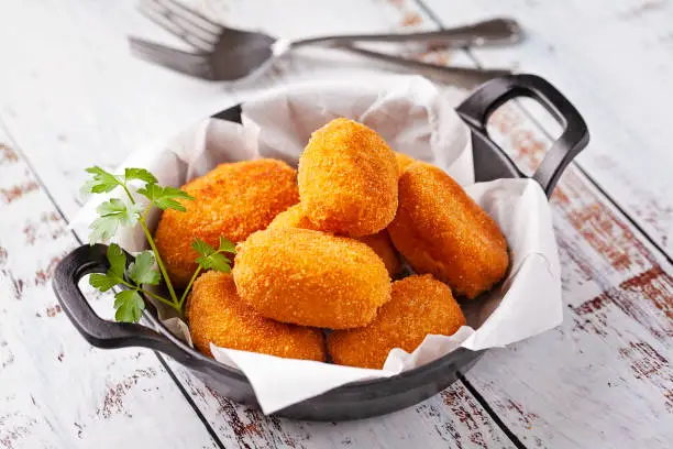 Croquetas. 
Cristina Canton, Unsplash