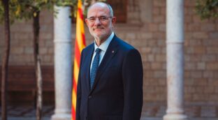 Nuevo gesto de distensión de Illa: primer 'conseller' que acude al Foro de La Toja