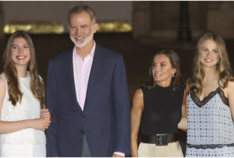 Así es por dentro el Falcon 900, el jet con el que los Reyes y sus hijas han viajado a Oviedo