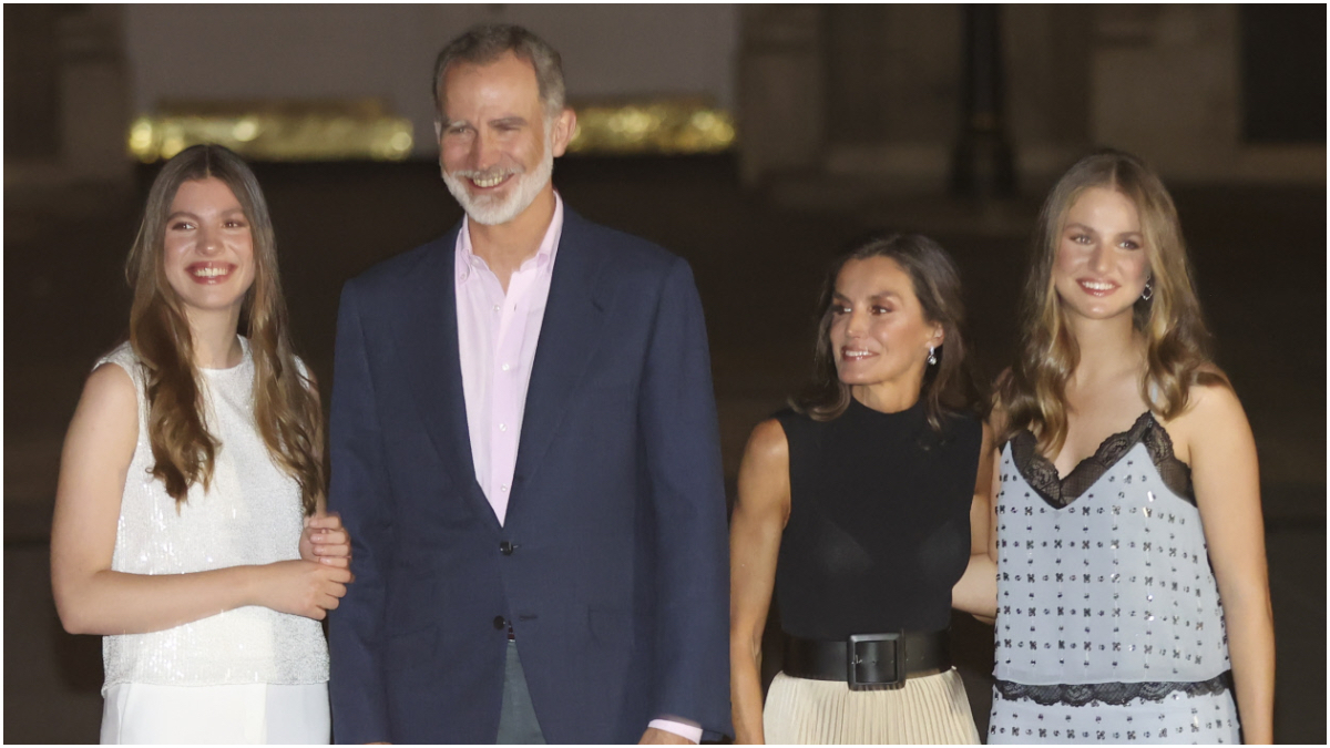 Así es por dentro el Falcon 900, el jet con el que los Reyes y sus hijas han viajado a Oviedo