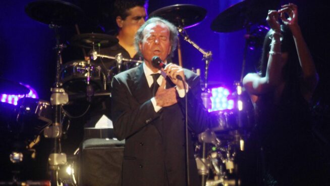 Julio Iglesias desmiente su retirada y asegura que el día que lo haga lo anunciará él mismo